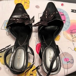Black flower shoe 1 1/2 inch heel